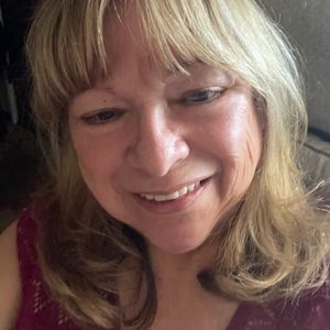 Meet your Posher, Aida